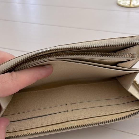 Louis Vuitton LV Damier Azure Long Zippy Wallet - Picture 13 of 15